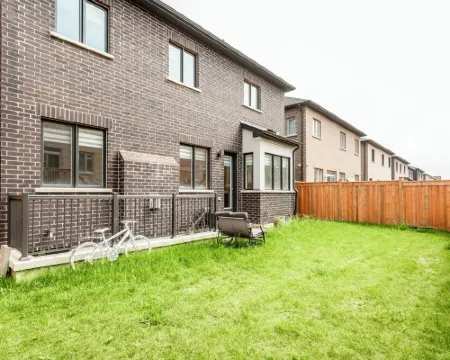 Grand Villa near Burlington 해밀턴 호텔