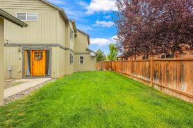 Downtown Sisters Suite - HOT TUB - Dog Friendly