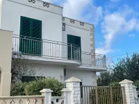 Cozy facility just steps from the crystal clear sea of Torre Lapillo.