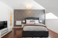 Duplex Flat near Heathrow 西德雷頓站附近的飯店