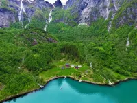 Original fjord house in its own beautiful fjord arm of the Sognefjord Hotele w: Vik