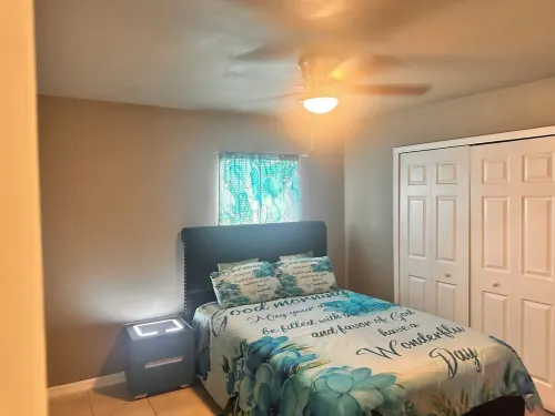 The Holly Residence: 3-bedroom apartment in lovely Lehigh Acres with WiFi, AC