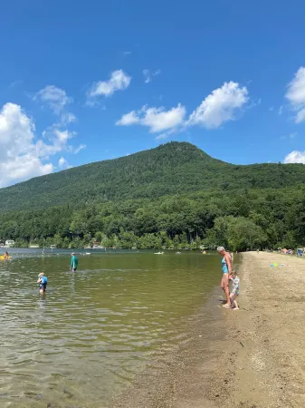 Emrose Luxury Cabins Отели в г. Брандон