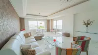 Infinity View: Spacious 3 bd with Lake View Hotel a El Khadra