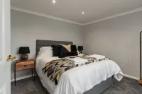Golwg Y Môr - Sea View Cottage with Hot Tub - Pet friendly