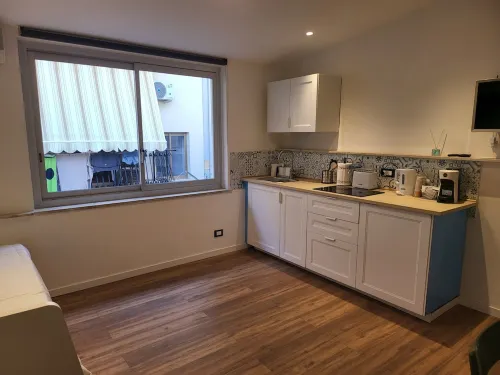 Mondello studio apartment a stone's throw from the sea