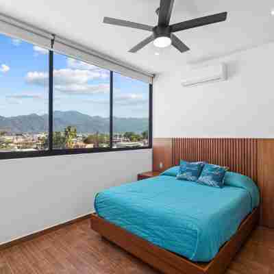 well located Apartment with pool and private Terrace, overlooking The city. Rooms