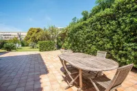 Gorgeous villa with direct descent to the sea
