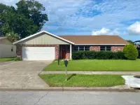 Starfish Kisses, beautiful pool home, 8 min from beach, 12 min to speed way.