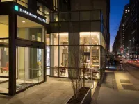 Embassy Suites by Hilton New York Manhattan Times Square Отели рядом с достопримечательностью «Универмаг Macy's»