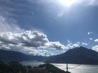 Perledo lakeview house for 4 with dreamy landscape