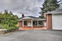 Charming Kelso Home w/ Proximity to Cowlitz River! - 3-Star