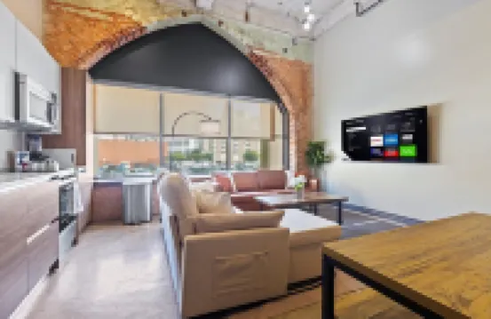 Heart of Downtown Dallas: 2BR/2BR