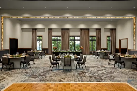 Cloudland at McLemore Resort Lookout Mountain, Curio by Hilton Отели рядом с достопримечательностью «Verizon»