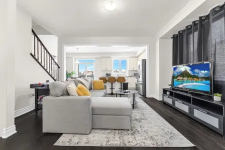 Joyful Haven|KingBed|Air Hockey| 10 mins to Falls