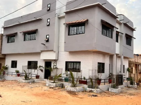 3-bedroom apartment in beautiful Sebikotane with AC, WiFi