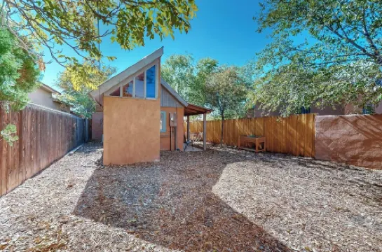 Authentic adobe casita minutes from Old Town