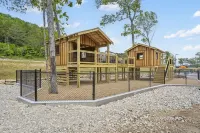 Family/ Pet friendly/6 beds! فنادق في Hollister