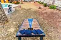 The Golden Oasis : Pool & Game Room 4BDRM 3BATH 12BED