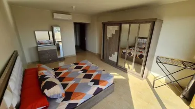 families only Luxury Chalet at AZHA the best resort in Ain Sokhna sandy beach Beach for Swiss Inn TEDA附近的飯店