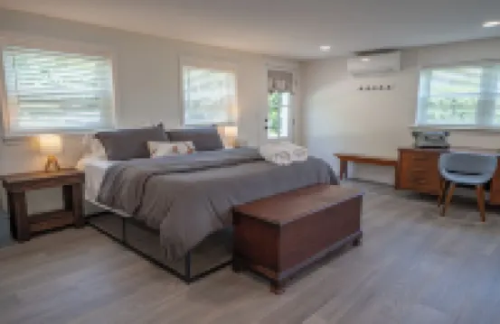 Spacious 4BR House near VT and Downtown w/ Gazebo