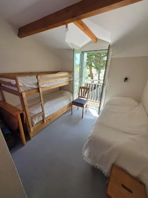 20min from the beach, next to the forest, 3-bedroom bungalow, residence with swimming pools