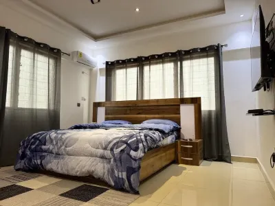 Agyeiwaa Homes Hotel a 