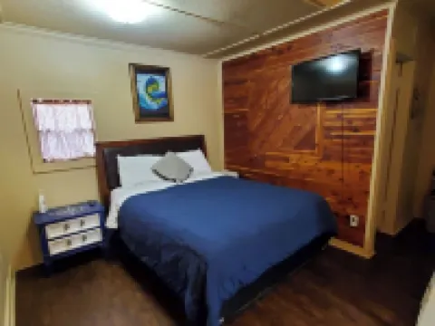 A fisherman's paradise, located on the beautiful Guadalupe River.