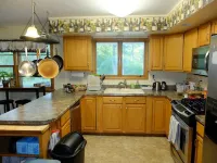 fast wifi, perfect remote worker home, 6 acres of secluded nature Hotels in Benton Township