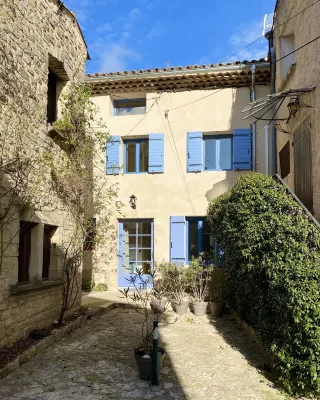 Charming house in the heart of Provence Hotels near Parc de la Ferrage