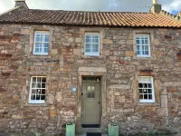 Puffin Cottage, Crail Beautiful 2 bed coastal cottage retreat w/private garden