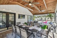 Spacious 4-bedroom house with  HEATED POOL, Games room in peaceful Palm Harbor - Swimmingpools