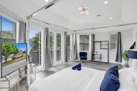 Stunning New Pool Jacuzzi 7BR Game Room Walk to the beach
