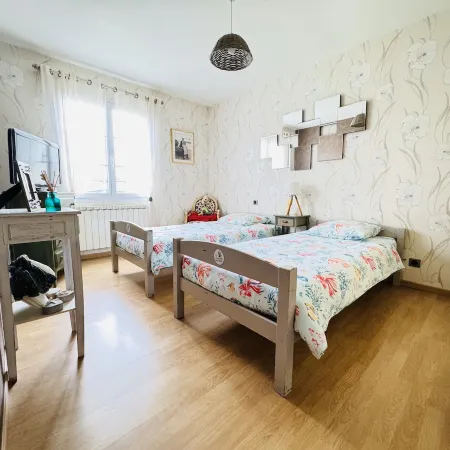 HOUSE 15 MIN. AWAY THE BEACHES OF THE ROYANNAIS COAST - IDEAL ENVIRONMENT FOR FAMILIES