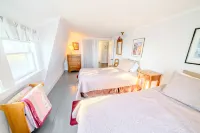 Dreamlea is an oceanfront 3-bedroom house in Belfast, Maine Hotels in Belfast