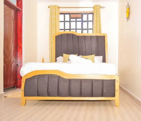 Cozy and Fully furnished apartment, with stunning views of the lakeside.