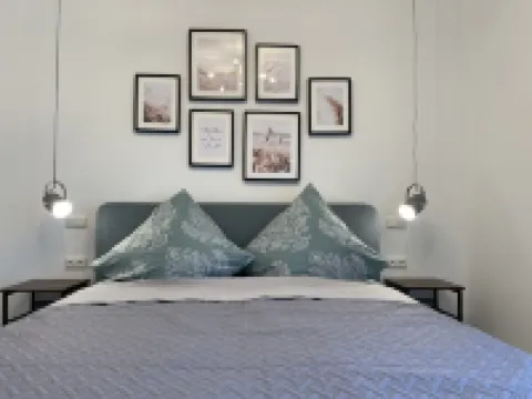 Lee-Modern newly built apartment near the beach *Wallbox*