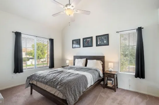 Charming 2-bedroom townhome with fitness room, WiFi in delightful Gilbert