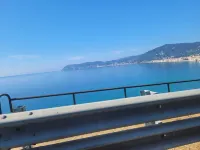 Cozy and spacious a few meters from the sea