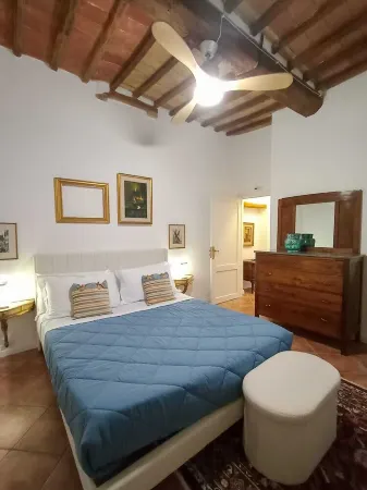 La Casina a perfect retreat immersed in the beauty of Tuscan nature.