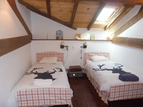 Casa Rural Antigua Train Station for 10 people Hôtels à : Pobladura del Valle