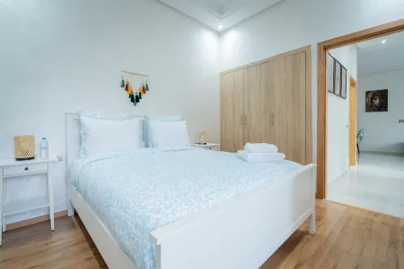 Apartment with Pool Near the Beach Отели рядом с достопримечательностью «Plage David»