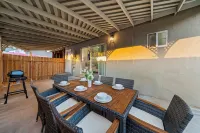 4BR/2Bth Hot Tub, King Bed, 80" TV, Gated Yard, Ranch Hotel a El Cajon