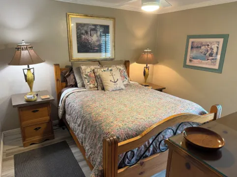 Welcoming One Bedroom Ground Floor condo with WiFi in charming Carpinteria