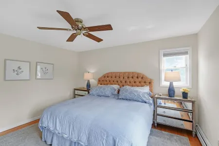 Hudson Valley Dream Farmhouse: Bike Trails, Wineries, Five Acres