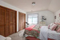 Sleeps 12! Main Level Primary Suite - Beautiful Backyard Oasis!