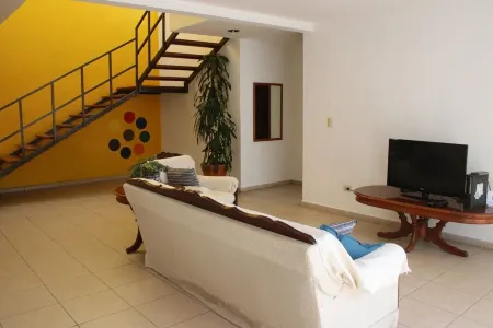 Casa Jacaranda al Sur de la ciudad