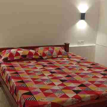 Adam's Holiday home is 3 BH apartment type with two ac & one non ac rooms. Rooms