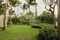 Aloha Surf Condo - Private Deck - Pool - E-Bikes