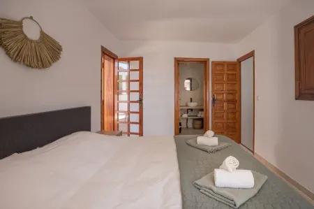 Detached vacation villa within walking distance of Moraira center and beach